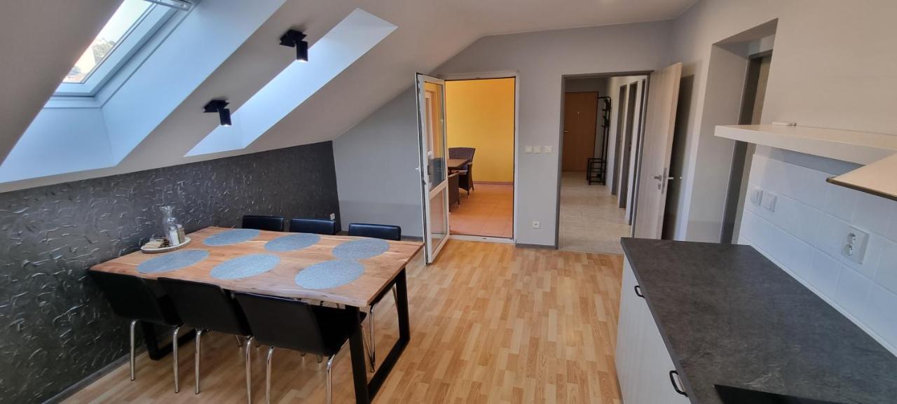Apartman Viktorie Mikulov Luaran gambar